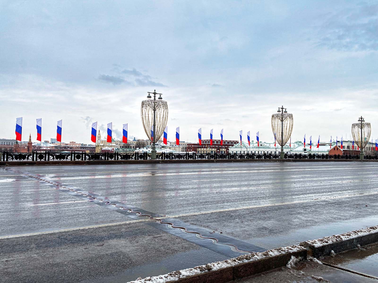 Оформление моста к о дню защитника отечества