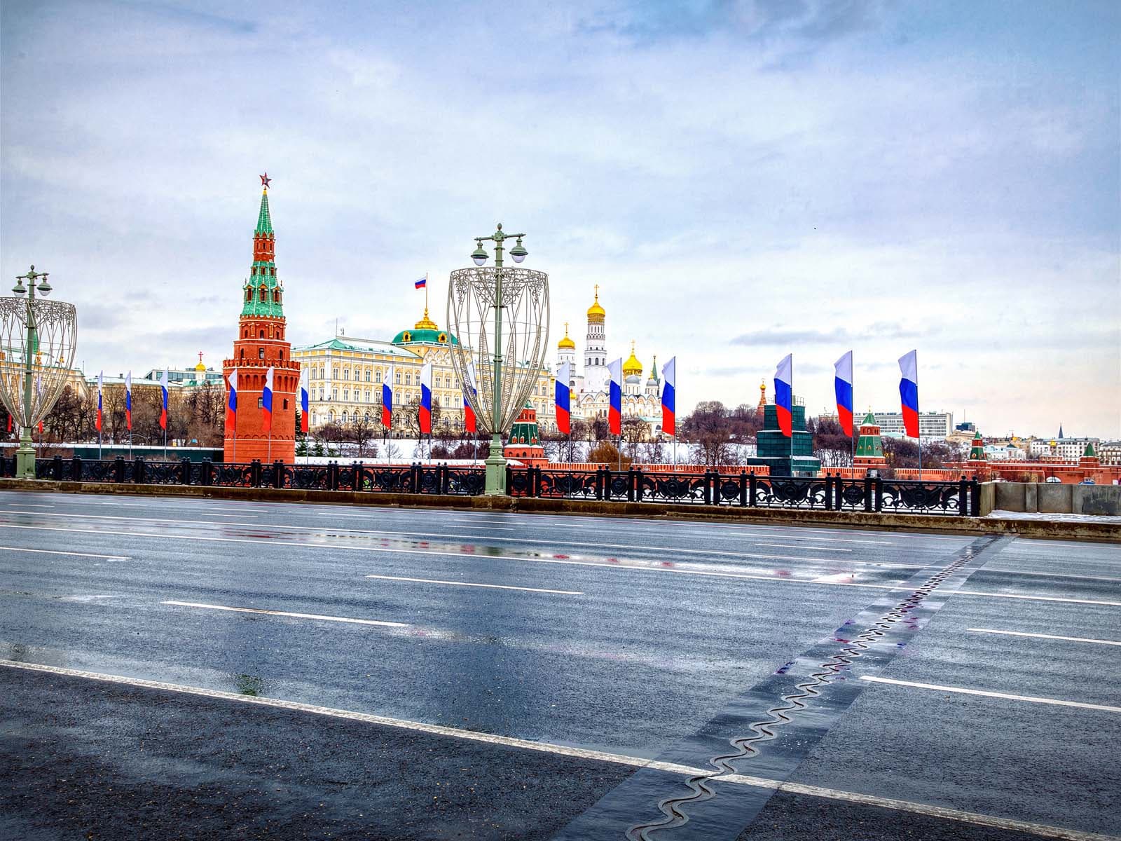 Оформление моста к о дню защитника отечества