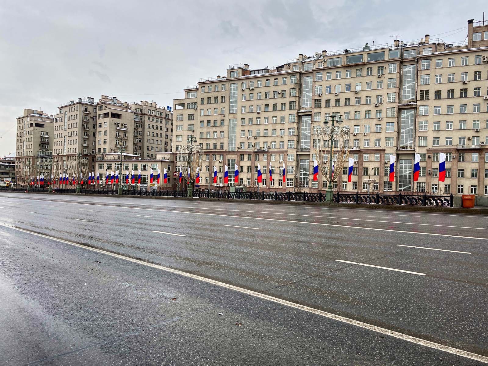 Оформление моста к о дню защитника отечества