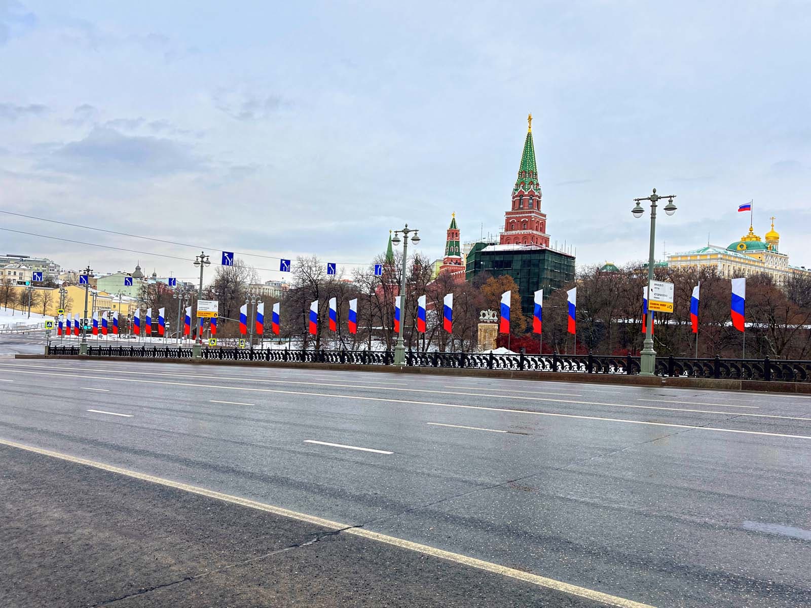 Оформление моста к о дню защитника отечества