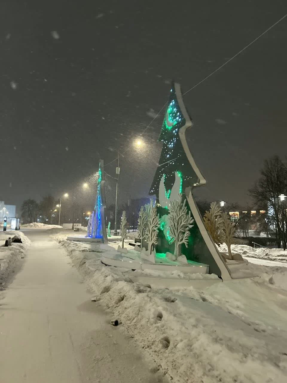 Новогоднее оформление: адрес уточняется