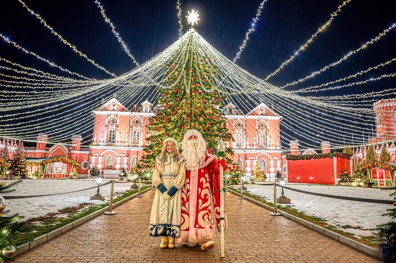 Световой шатёр у Петровского дворца — после