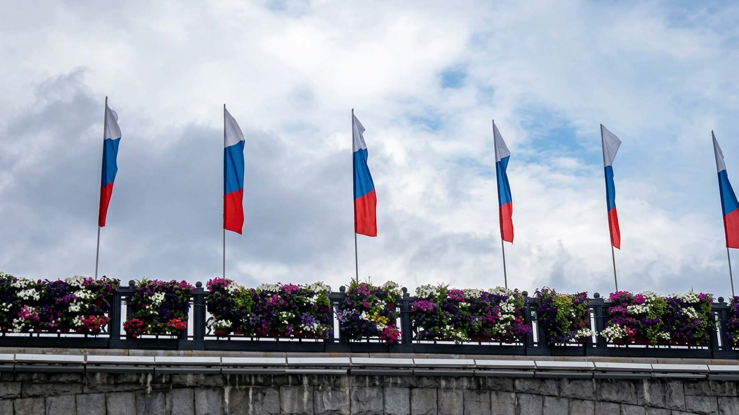 Флаговый массив на Большом Каменном мосту