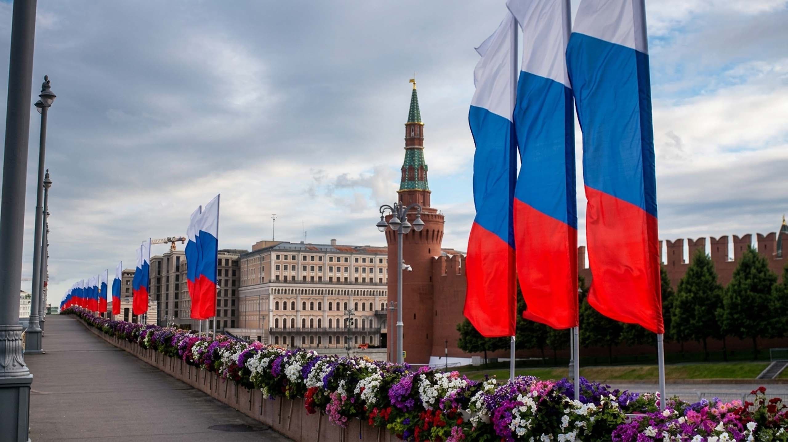 Флаговый массив на Москворецком мосту
